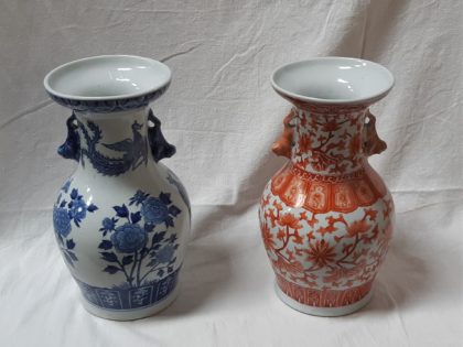 Lot de 2 vases en porcelaine