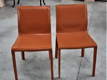 Lot de 2 chaises en cuir